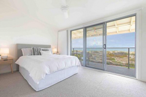 THE SHORE- Absolute beachfront holiday house, Adelaide